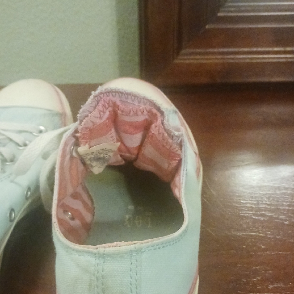 Converse Womens Sneakers in Light Blue and Pink - Picture 5 of 6